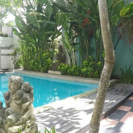 Kuta Beach Hostel מראה חיצוני תמונה